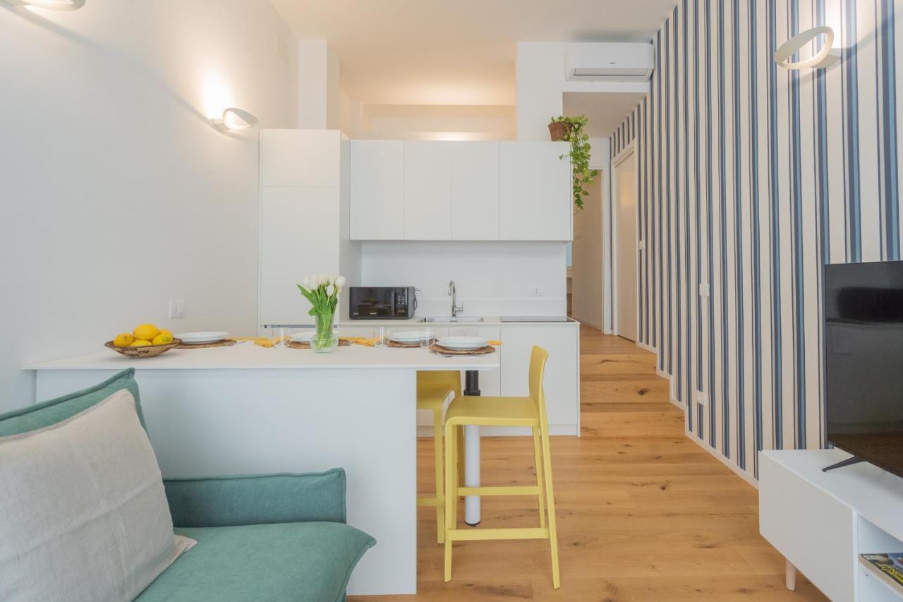 A Step From The Lake Apartment By Rent All 코모 외부 사진