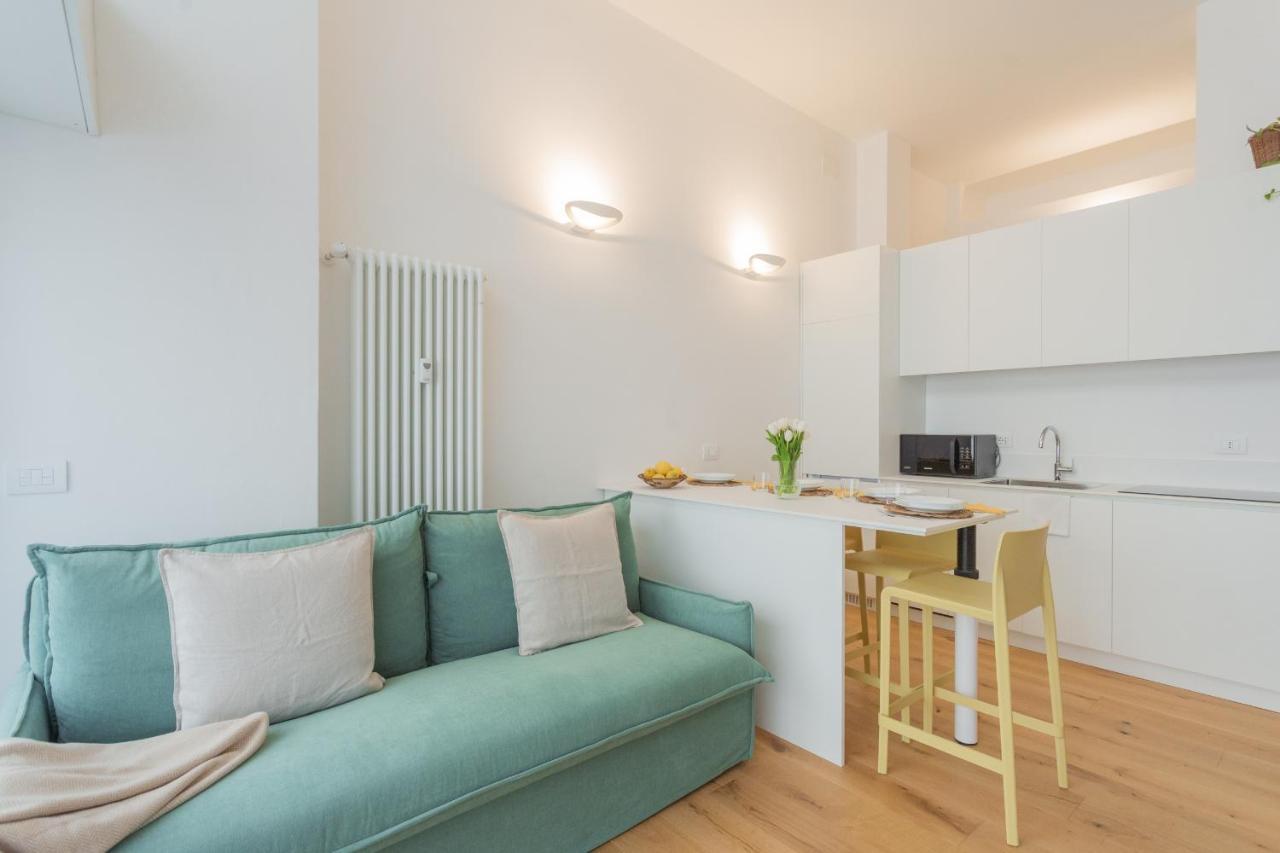 A Step From The Lake Apartment By Rent All 코모 외부 사진