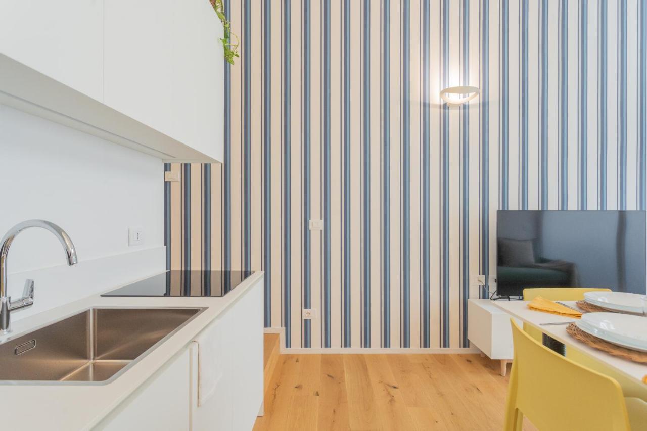 A Step From The Lake Apartment By Rent All 코모 외부 사진