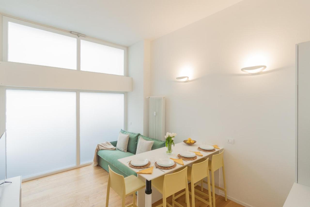 A Step From The Lake Apartment By Rent All 코모 외부 사진